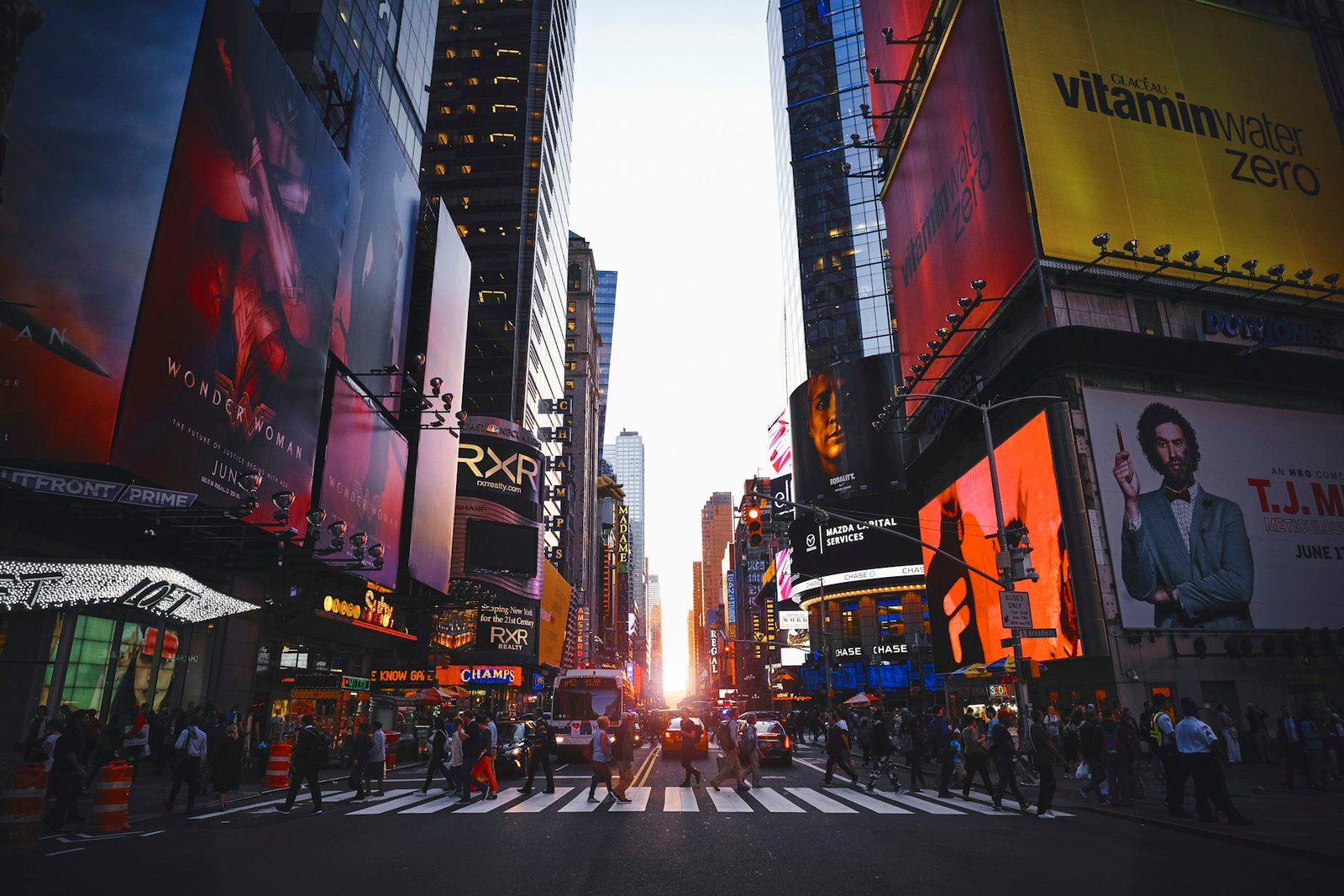 DOOH — Digital Out-Of-Home